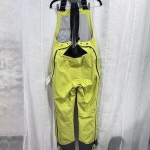 Obermeyer women’s size 8 highlands shell ski bib color: energetic